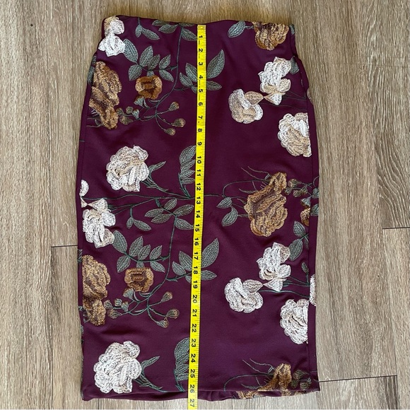 Eci New York Floral Embroidered Midi Knee Length Pencil Skirt Plum Maroon Red 4 - Picture 15 of 16